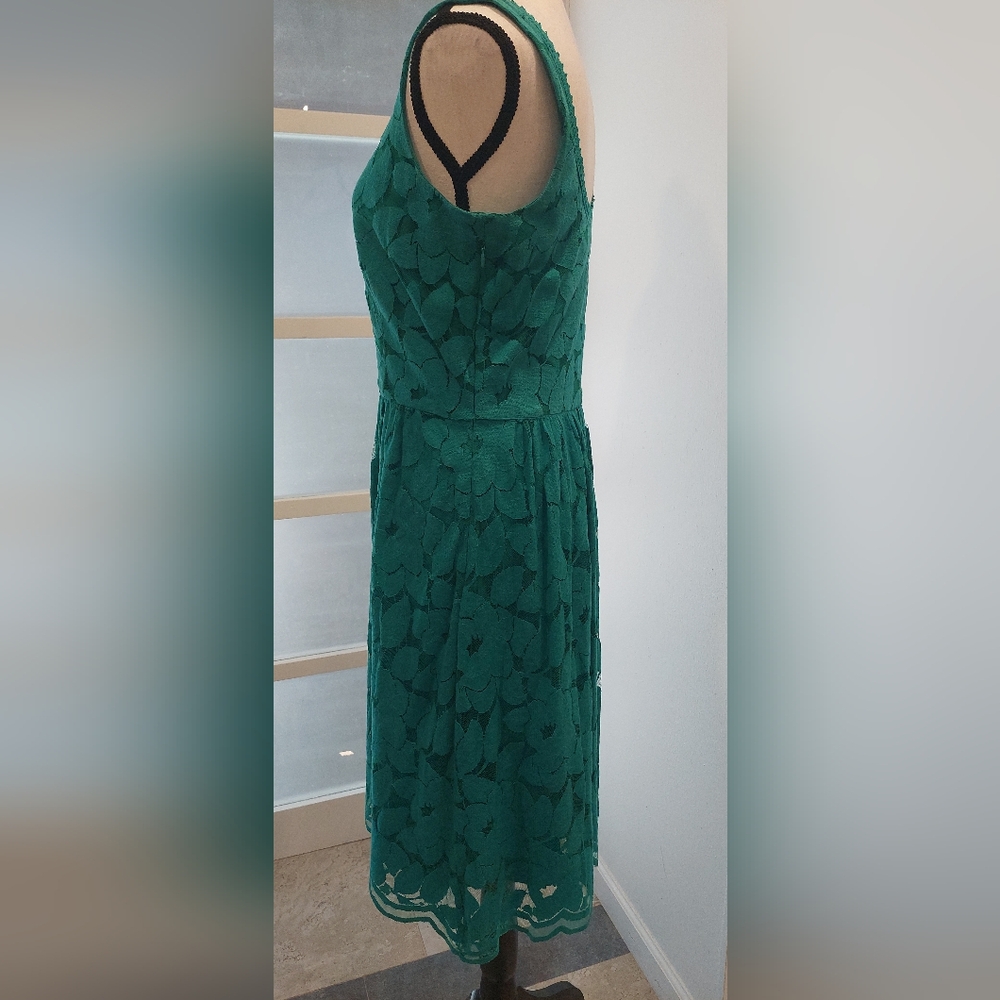 Ronni Nicole Emerald Lace Midi Dress - Picture 4 of 7